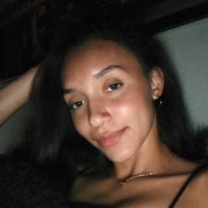 Meet your Posher, Tia